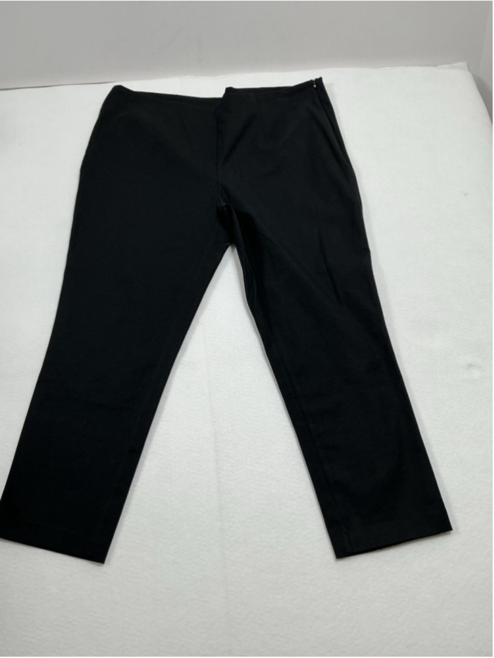 Womans Excellent Condition Time & Tru Stretch Cropped Pants 18 Black